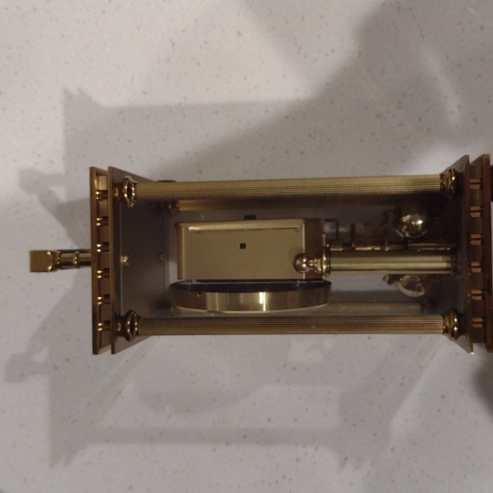 Quartz clock - Picture 2 of 2